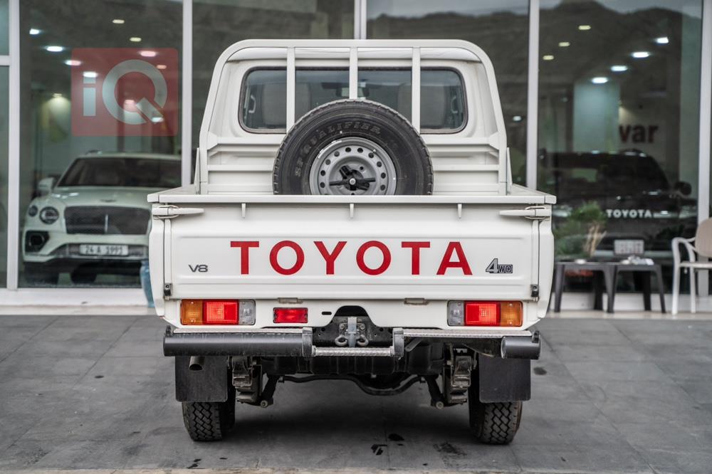 Toyota Land Cruiser Pickup